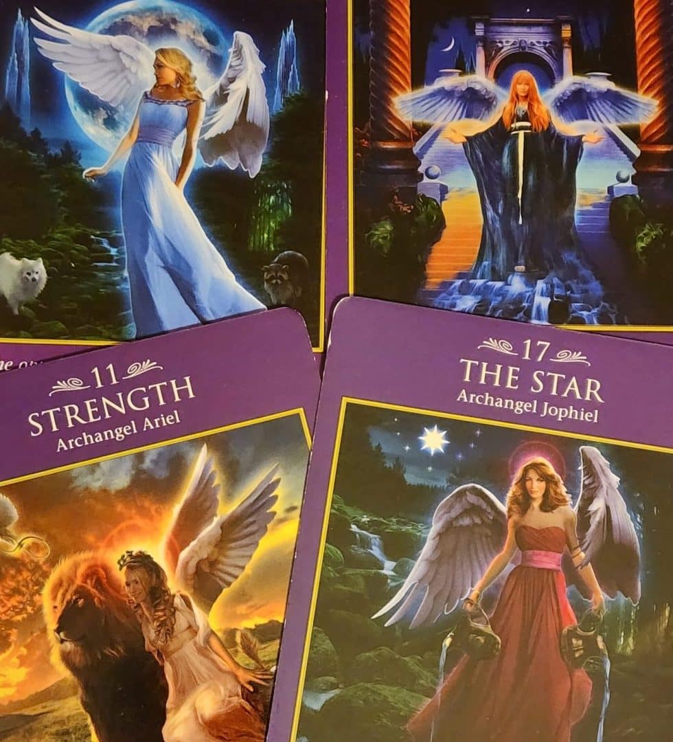 4 cards from the deck reviewed - Moon, Star, Strength and High Priestess